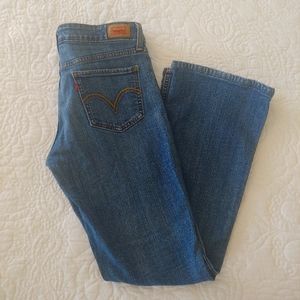 518 Levis Jeans